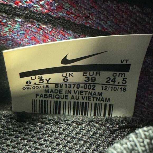 Nike Epic Phantom React Flyknit GS Multi-Color Size 6.5Y Slip On BV1370-002 - Picture 2 of 8